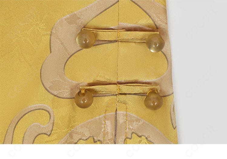 スカートサイド裾の装飾ディテール。サイドの飾り意匠と生地の質感が分かる写真。