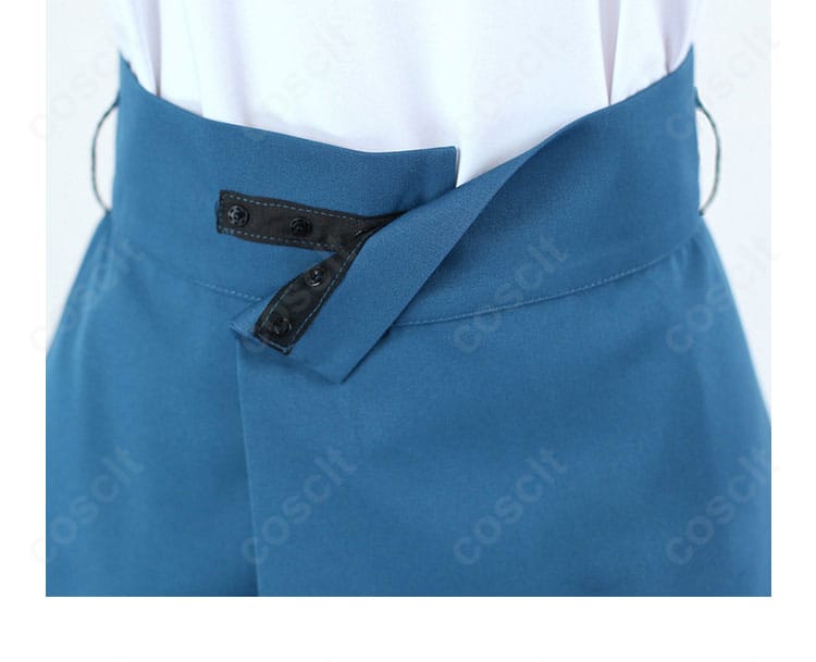 スカート裾の装飾とフリルのクローズアップ。動きに合わせてきれいに広がる。