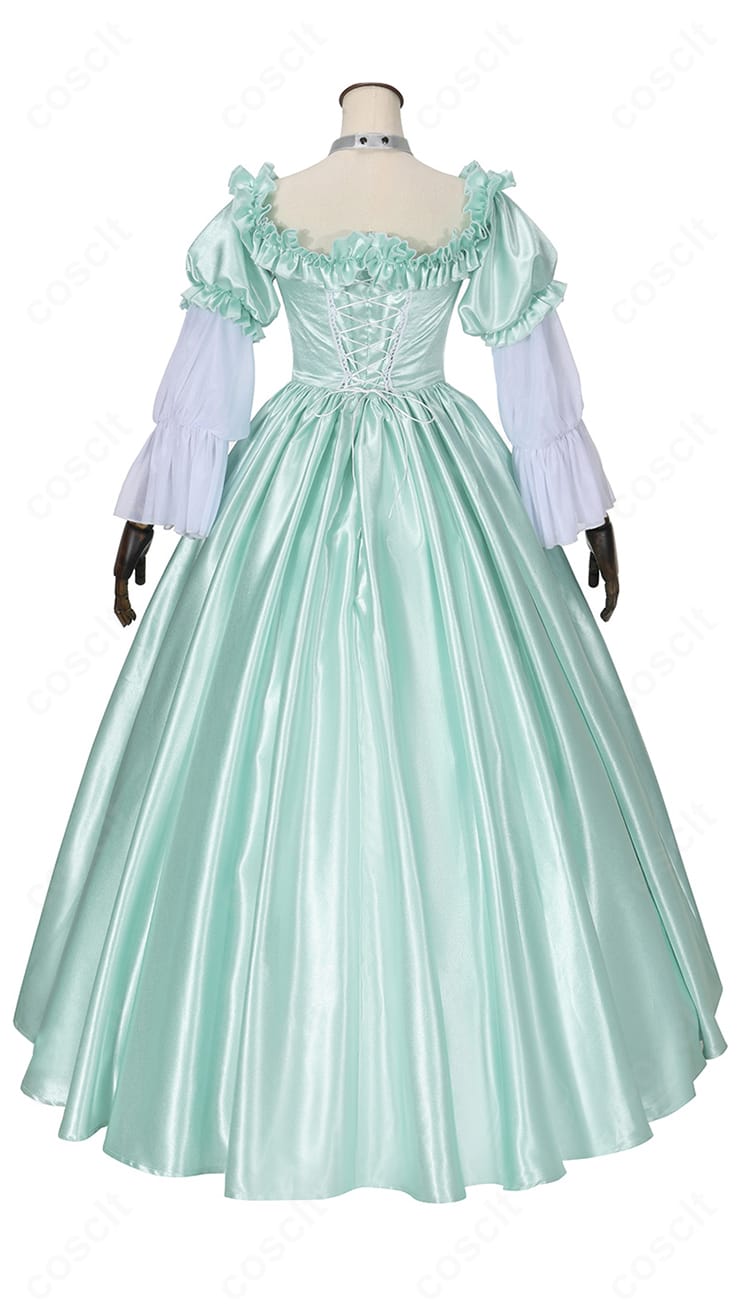 ロクサーヌ衣装 背面。背中の開閉部とフィット感、裾の広がりが伝わる後ろ姿