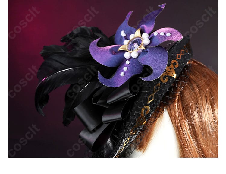 帽子側面の装飾クローズアップ。側章と飾りパーツの質感を捉えた画像。