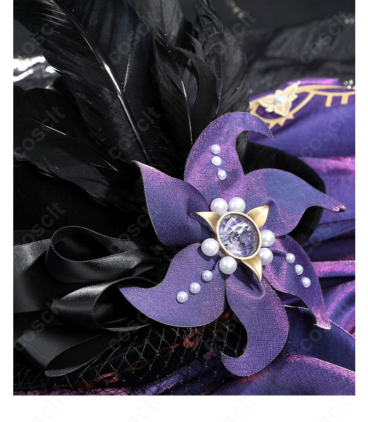 付属アクセサリーの集合ディテール。胸飾り・耳飾り・スカーフなどセット小物を並べた画像。