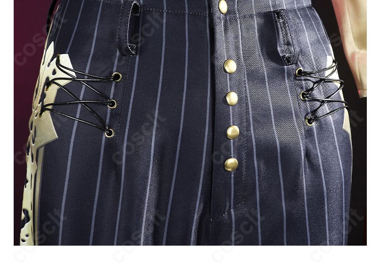 パンツ部分のディテール。縫い目とシルエット、装飾ラインを確認できる画像。