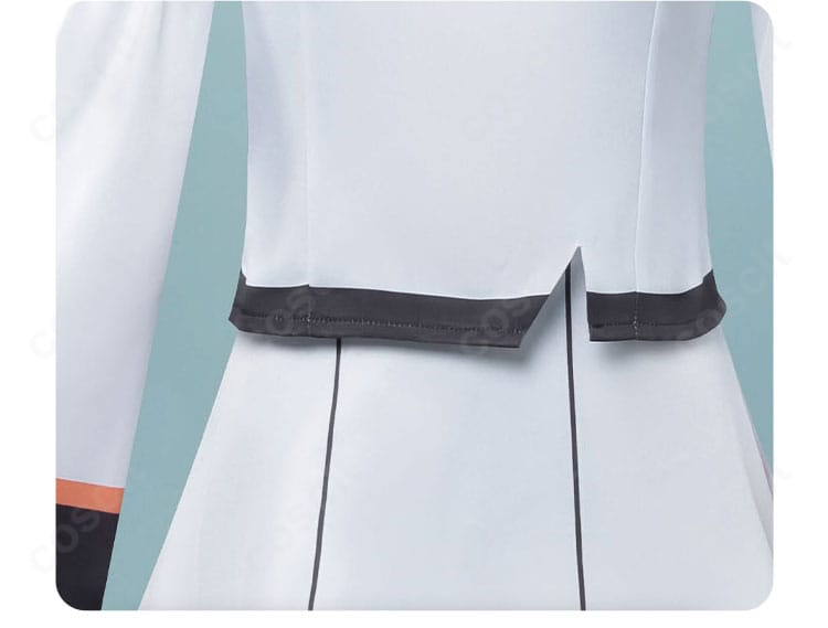 裾部分の装飾クローズアップ。端部の仕上げとラインのコントラストが特徴。