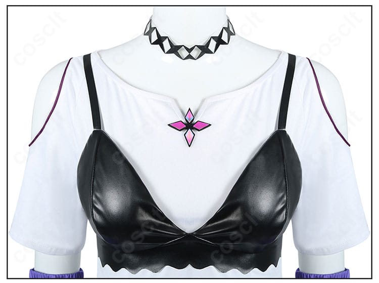 ホロライブ 綺々羅々ヴィヴィのネックレスと襟飾りのクローズアップ。華やかな首元ディテール