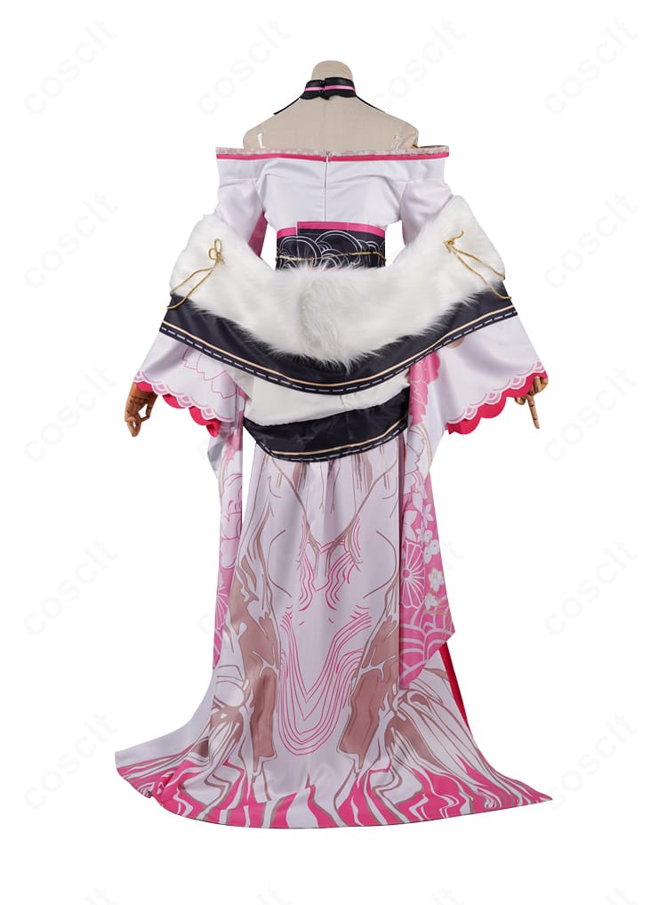 ラオーラ・パンテーラ正月衣装の背面。背面装飾と開閉構造の配置を確認できるディテール。