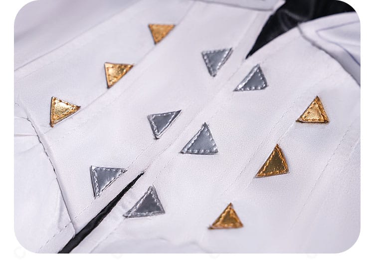 腰まわり装飾のアップ。ベルト風ディテールとアタッチポイントの作り込みが分かる画像。