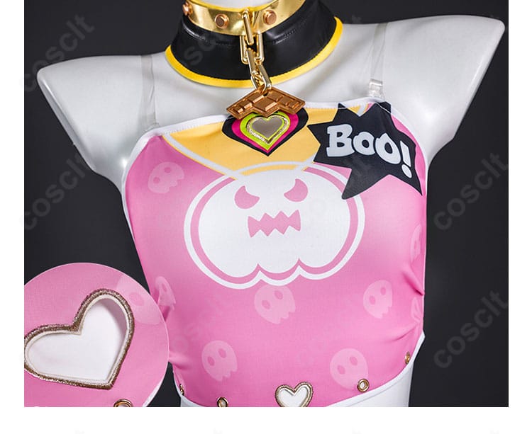 トップスやコートの装飾細部。ステッチと意匠パーツの質感が分かるカット