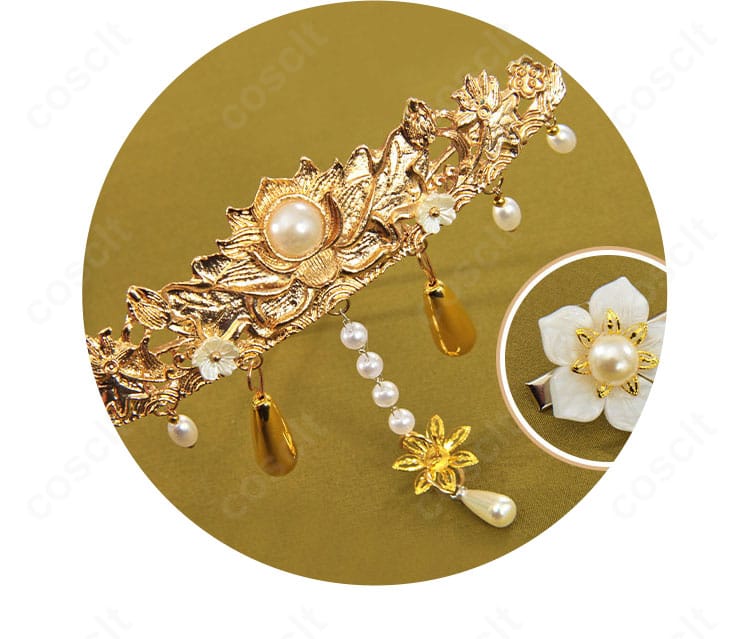 薬司に合わせた髪飾りのクローズアップ。形状・色味・装着部の仕様が分かる画像。