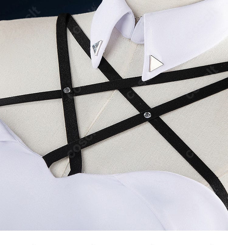 襟と肩帯装飾の刺繍・パーツ配置のディテール