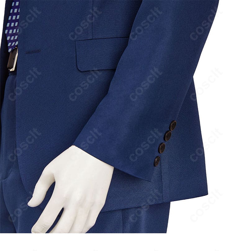 セヴェランス マーク・スカウト スーツ袖口ディテール。カフのボタン、丁寧なステッチワークを示すアップ写真。