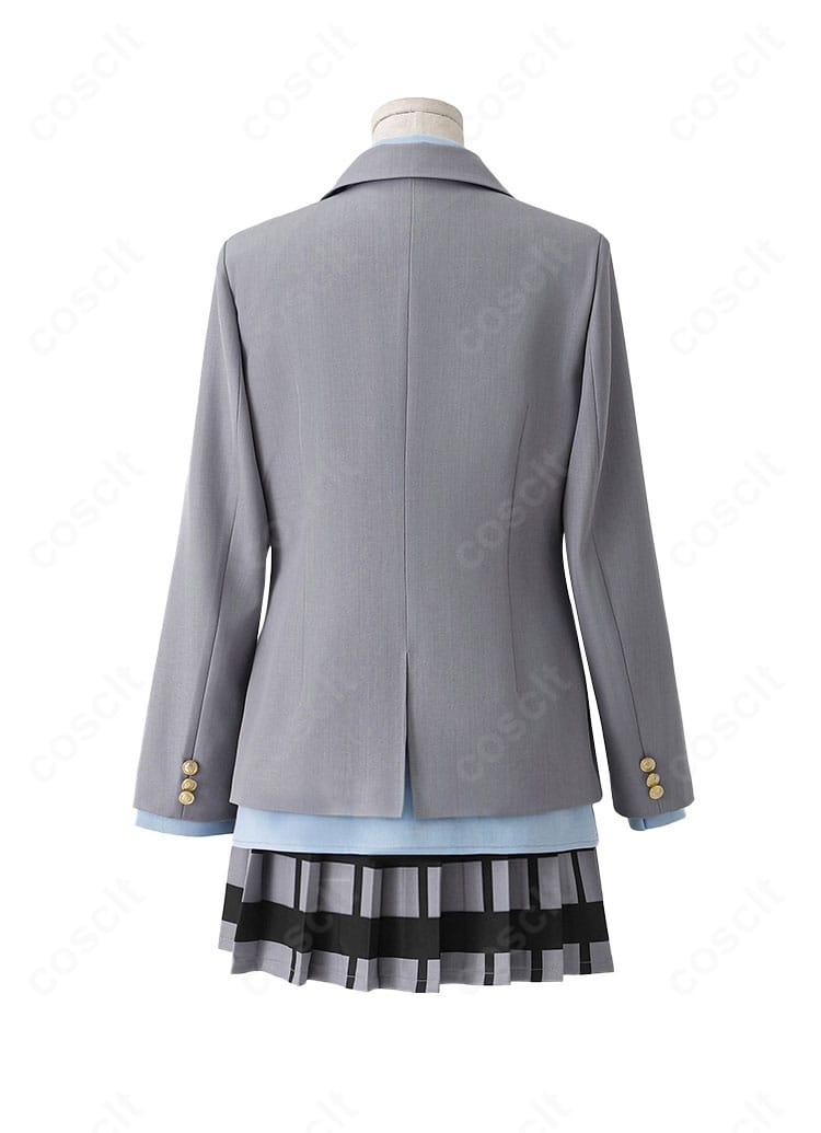 宮園かをり 制服コスプレの背面ビュー。背中心と裾のディテールを再現