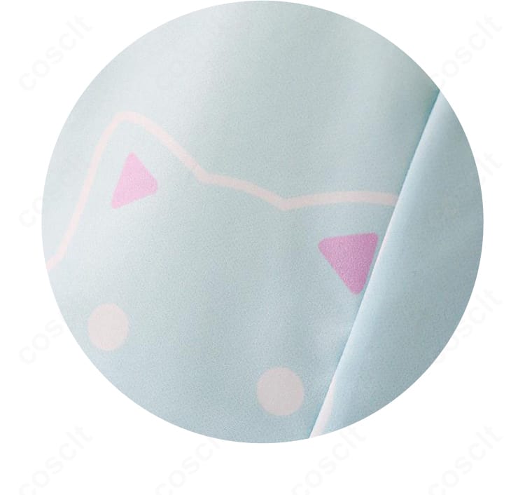 トップス胸元のボタン配置と刺繍ロゴのディテール｜ブルーアーカイブ ユウカ パジャマ衣装