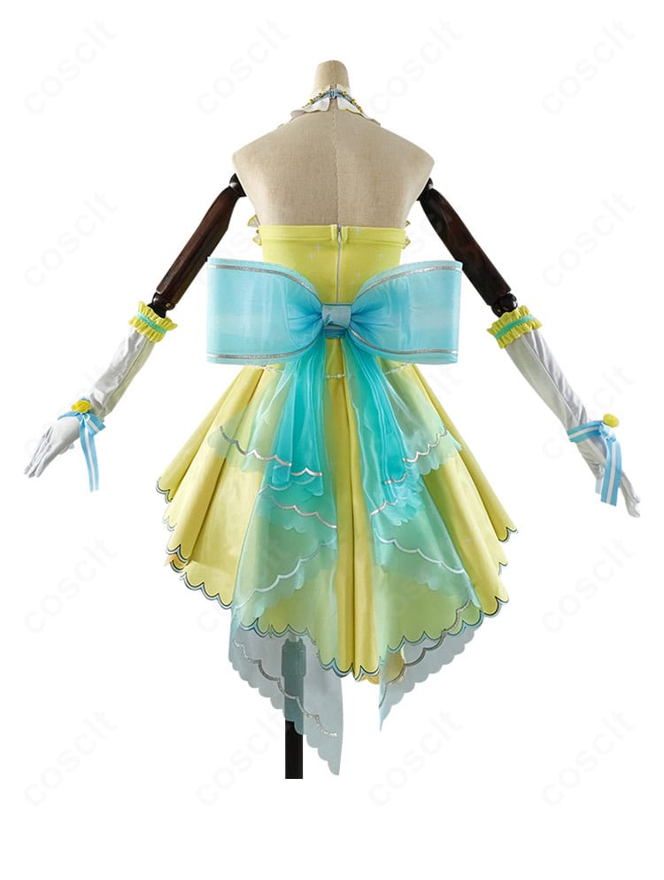 星空凛 カウントダウンライブ編コスプレ 背面ディテール。腰飾りと大型リボン、背中の縫製ラインを詳細表示