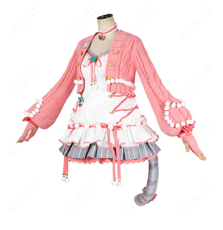 スクスタ東條希 猫日和verコスプレの左側面シルエット。レッグカバーや尻尾のラインが360度キュートに見える角度。