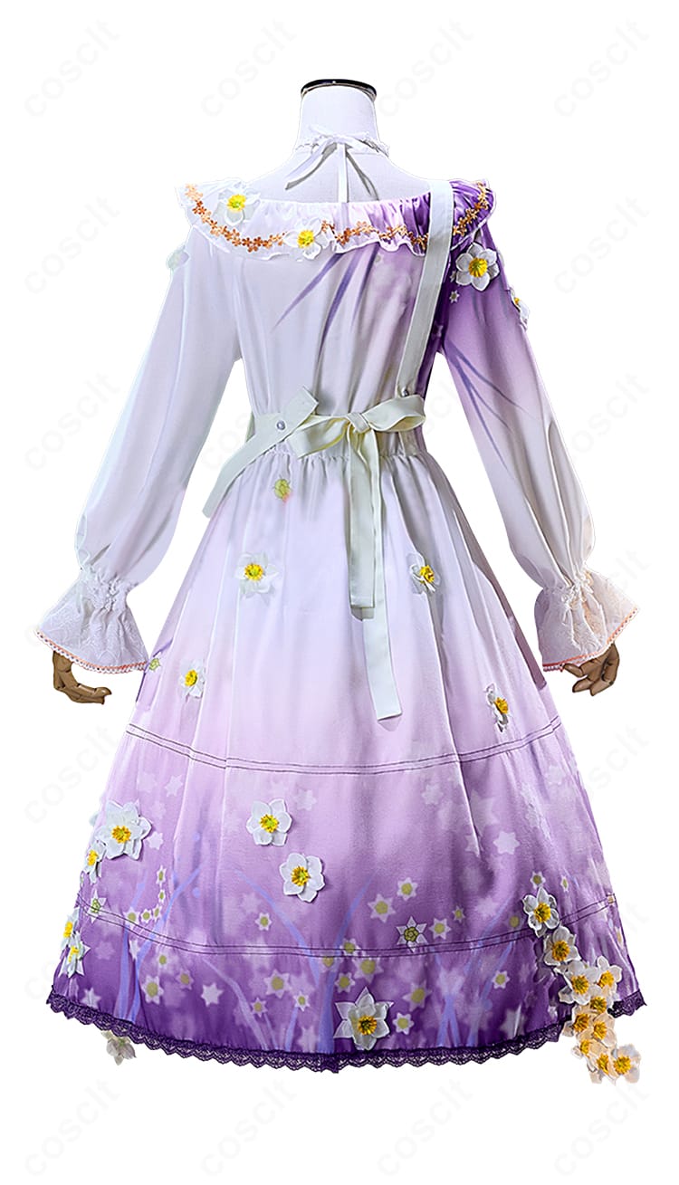 背面全体図。背中の開閉構造とスカートの落ち感、後ろ姿のラインを示す画像。