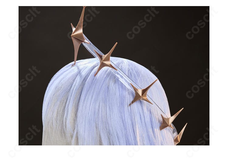 宵崎奏の髪飾りディテール。花モチーフとビーズ装飾、クリップ固定部の質感が分かるクローズアップ。