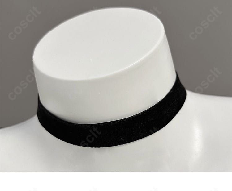 付属チョーカーのフロントデザイン。首元のアクセントが映える質感と形状を紹介。