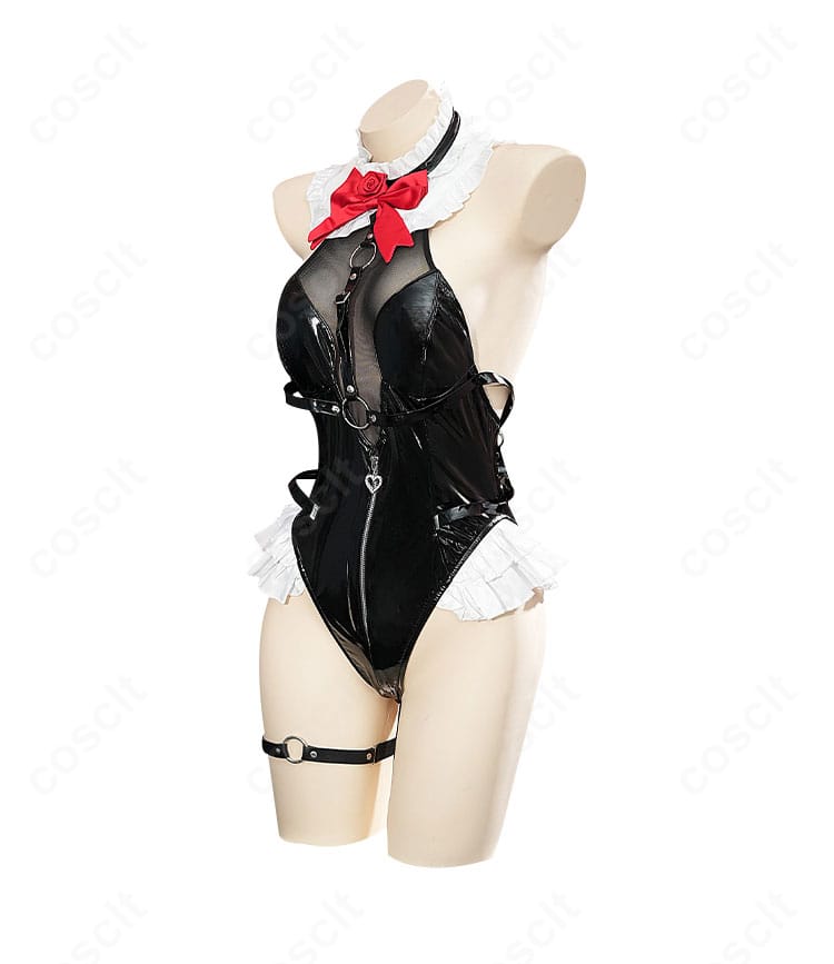 左側面から見たトゥインクル・ローズ衣装。腰回りの装飾とラインの見え方。