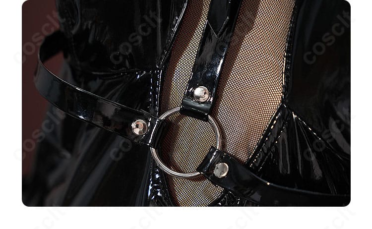 背面の帯状装飾ディテール。結びと接続部の作りを確認できる写真。