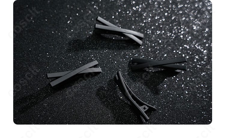 髪飾りの装飾アップ。マリー・ローズらしさを引き立てるヘアアクセ。