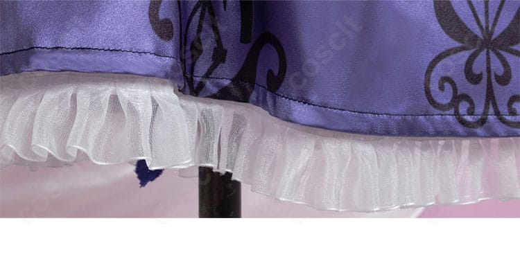 コードギアス C.C. オーケストラ版コスプレ衣装のスカート装飾アップ。細かな刺繍と意匠を確認できる。