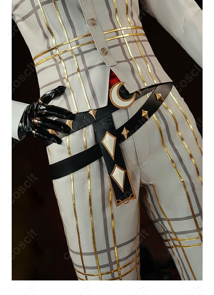 腰帯装飾のクローズアップ。金属風パーツとベルトの固定が安定する構造。