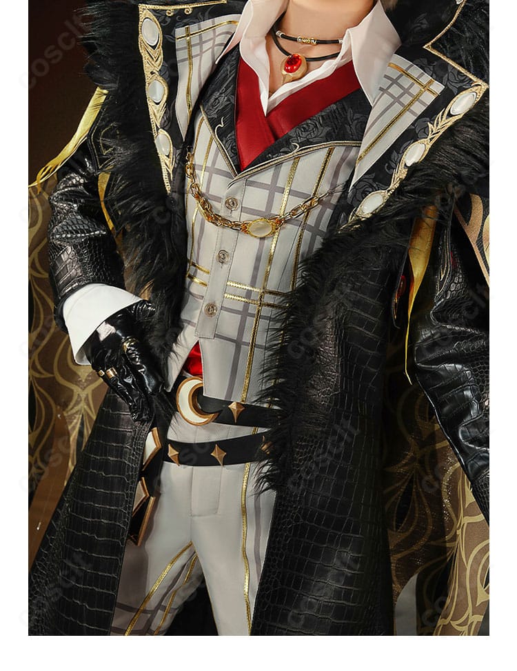 コートとベストの装飾刺繍ディテール。チェーンと縁飾りが重厚な雰囲気を演出。