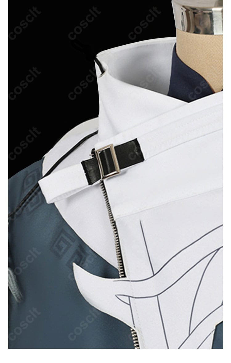 アークナイツ ユウ コスプレ衣装の襟元装飾アップ。刺繍や装飾パーツの造形を明瞭に表示。