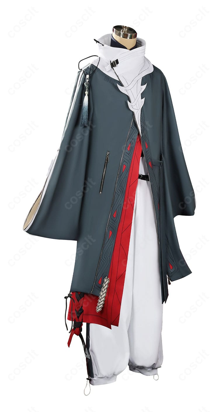 アークナイツ ユウ コスプレ衣装の側面。コートのシルエットと腰飾り・ラインの見え方を示す角度。