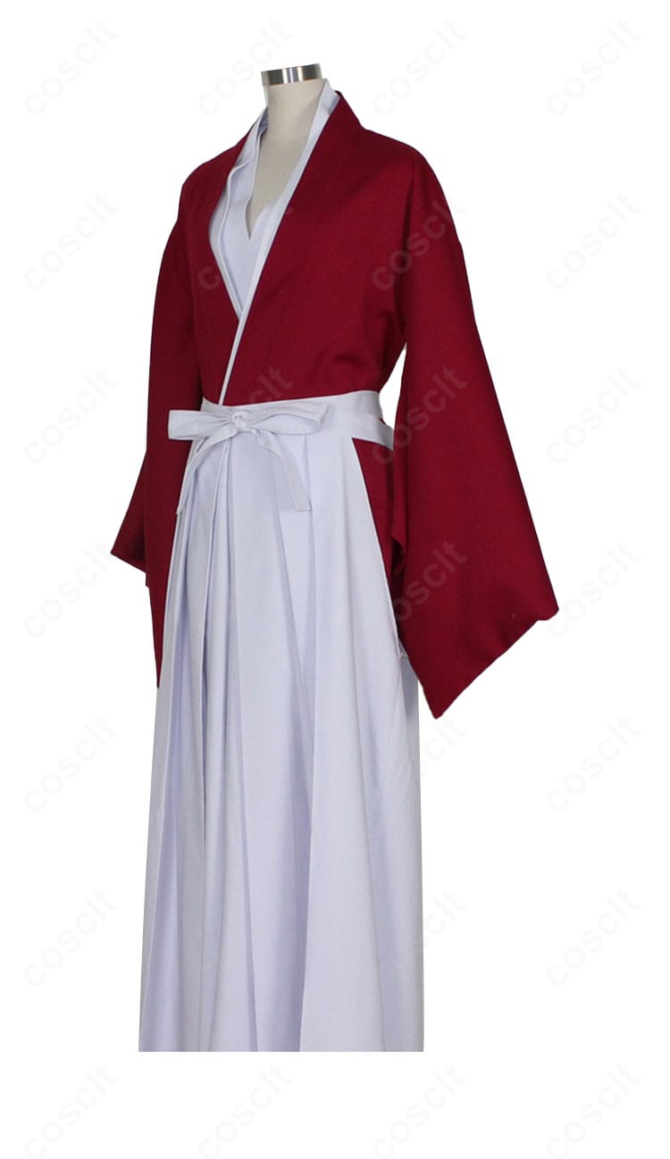 るろうに剣心 緋村剣心 コスプレ衣装の左側面。襟元の収まりと袖丈、横から見た美しいプロポーション。