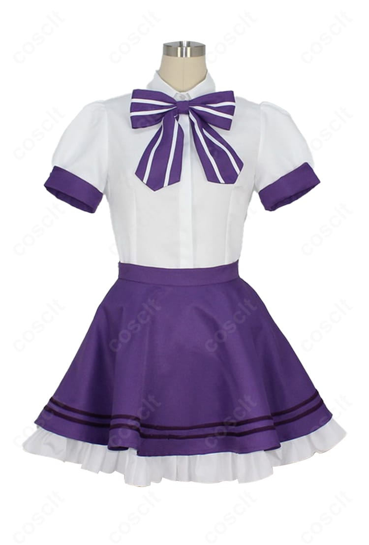 リゼ メイド服コスプレ背面。背中の切り替えとスカートのフレア感、バックスタイルのバランスが伝わる画像。