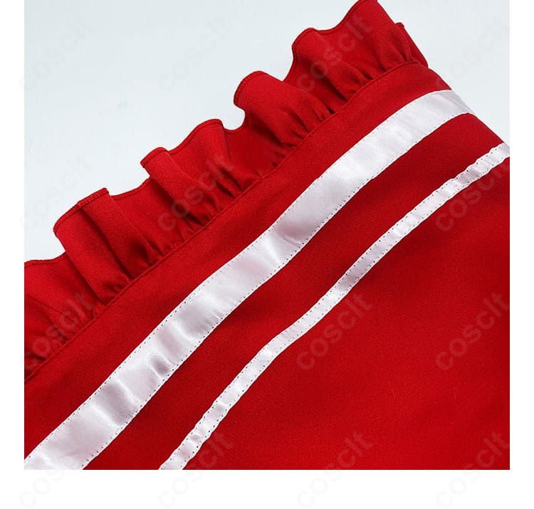 スカート裾の装飾クローズアップ。ヘムの仕立てと装飾の質感が伝わる星宮いちご Girly RED 衣装。