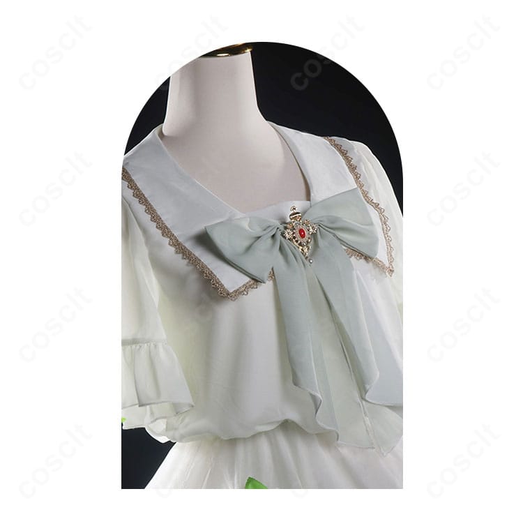 フリーレン白ドレスの領口装飾アップ。上品なモチーフと縁取りの質感が分かるディテール。