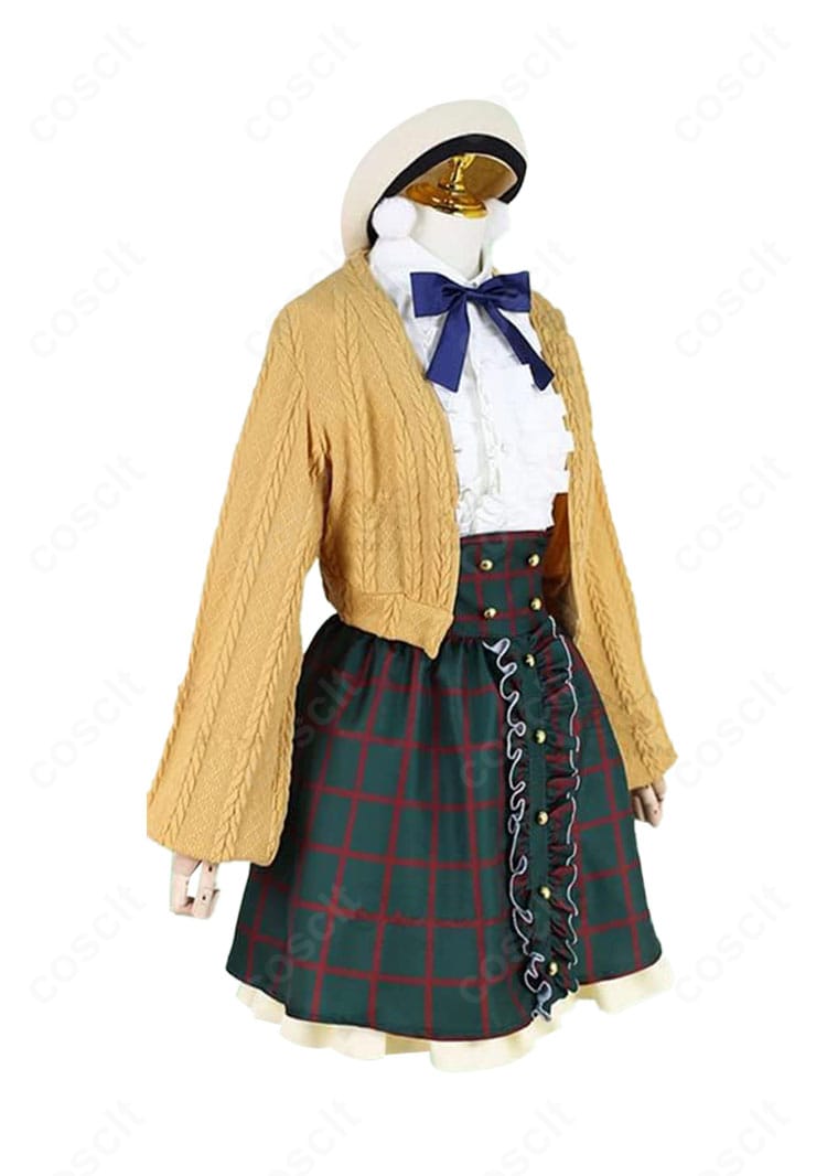 しぐれうい 私服コスプレの側面。コートの落ち感とスカートのAラインシルエット、帽子のバランスが伝わる画像。