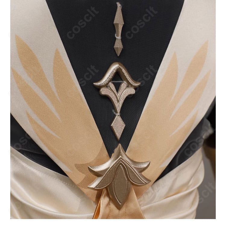 背中の飾りディテール、立体パーツの形状と重なりが分かるアップ