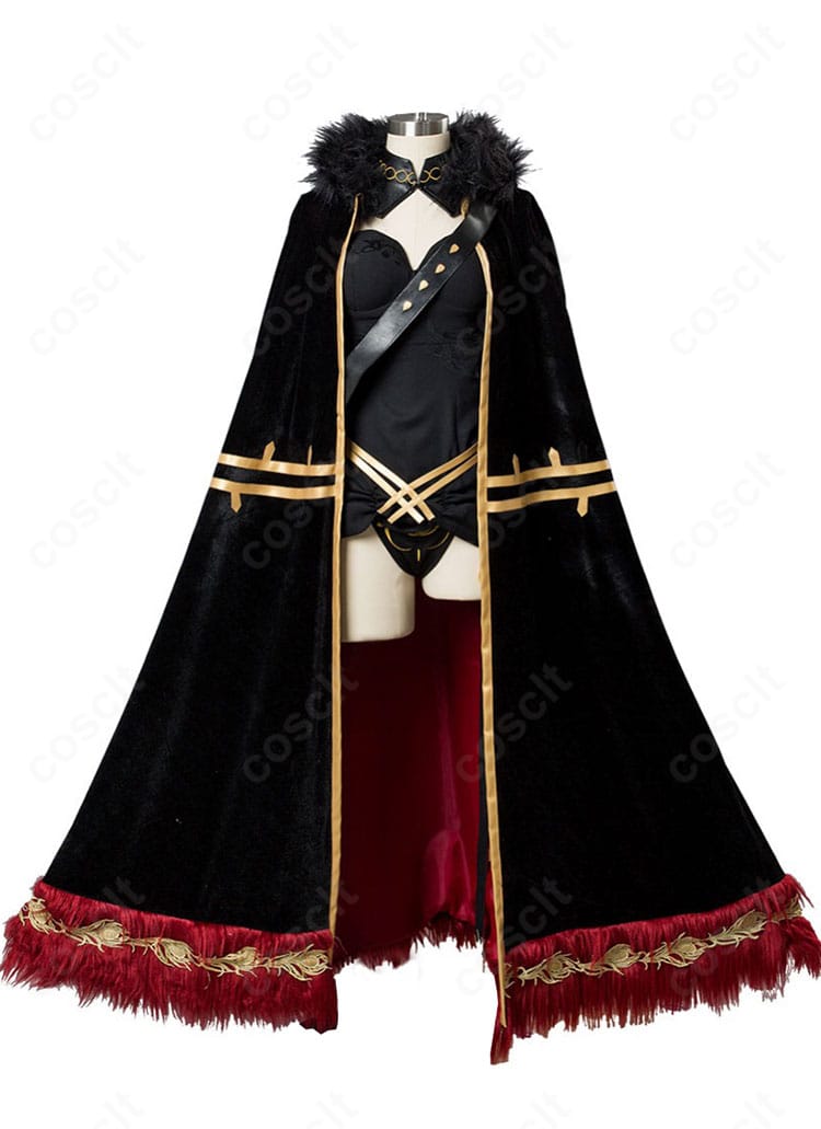 エレシュキガル コスプレ衣装の正面全身。黒基調のドレスと赤リボン、長いマントが映える高再現のデザイン。