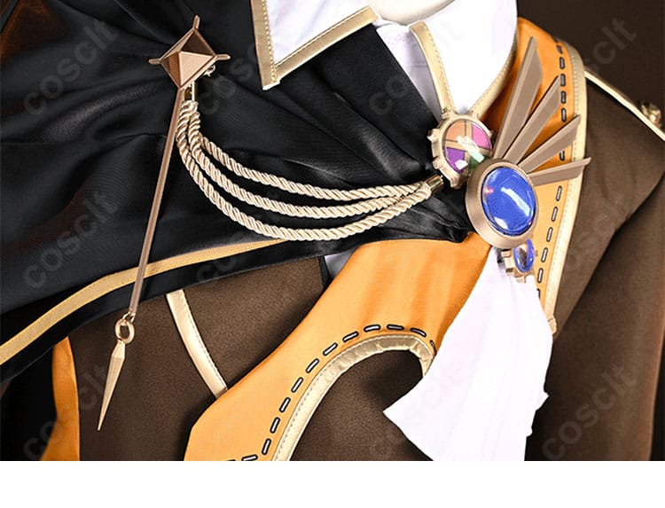 天馬司ショウタイム・ルーラー衣装の胸元装飾アップ。チェーンやエンブレムの配置と仕立てを確認可能。