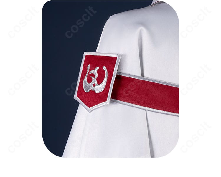 黒執事 シエル・ファントムハイヴ 聖歌隊コスプレ衣装 左肩飾りの拡大画像。装飾の質感と縁取りが分かる