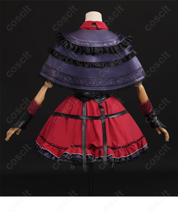 シオリ・ノヴェラ探偵衣装の背面。ショールとスカートの落ち感を確認