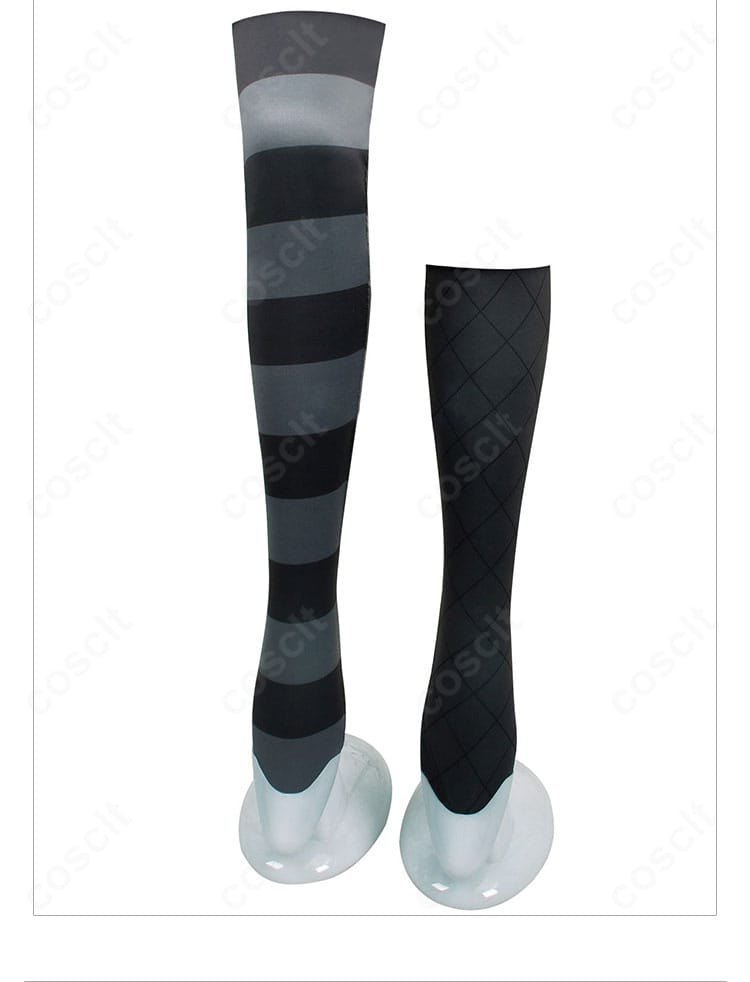 脚飾りディテール：太もも飾りと靴下の組み合わせ、スカートとのバランス