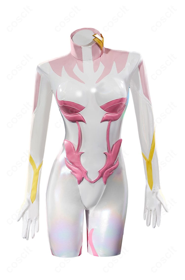 ラクス・クライン パイロットスーツの正面全身。配色とラインを忠実再現したコスプレ衣装