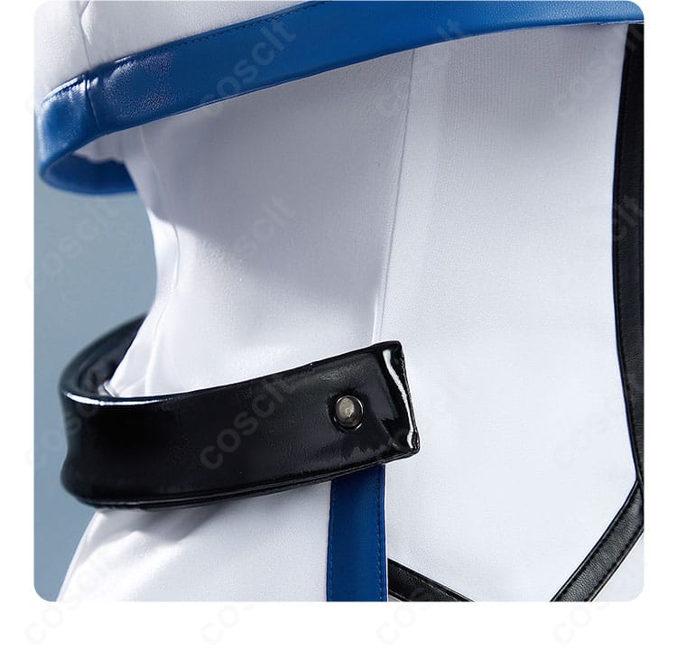 腰飾りの細部。曲線的なラインと配色でエレガントな印象を演出。