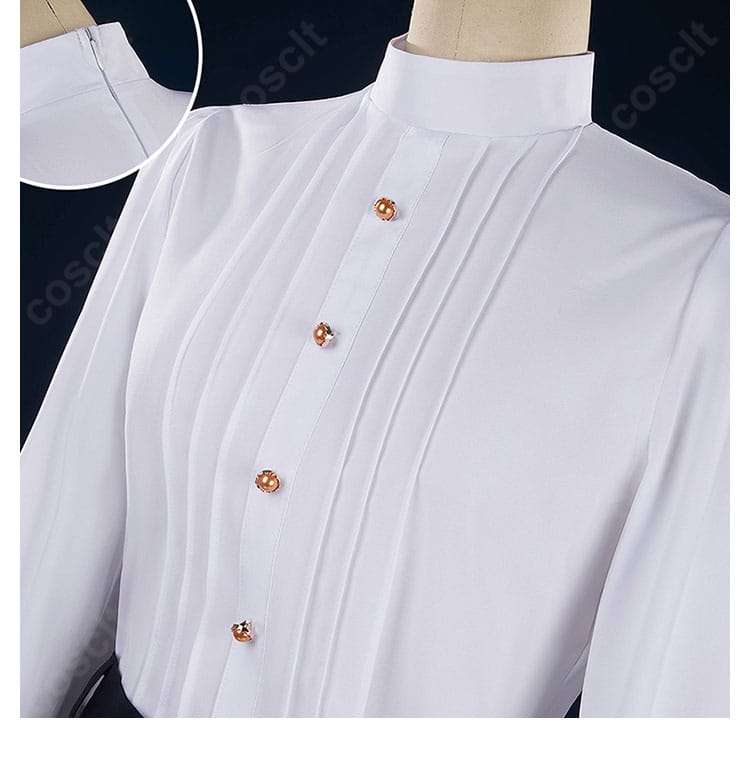 シャツ前立てと衣链のディテール。チェーンの取り回しと留め方が分かる近接画像。