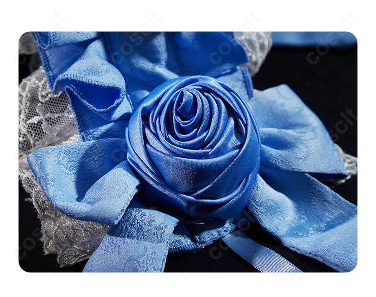 レム コスプレ衣装の花飾りディテール。立体的な花モチーフと精緻な刺繍の質感アップ