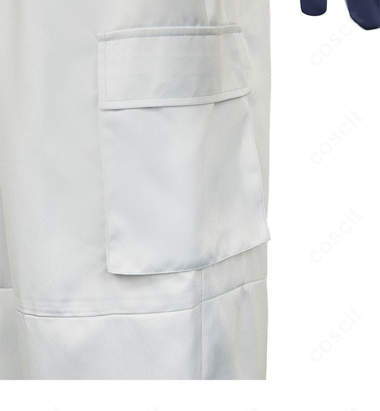 シュウジ・イトウ コスプレ衣装のズボンポケット装飾。機能的デザインと丁寧な縫製。