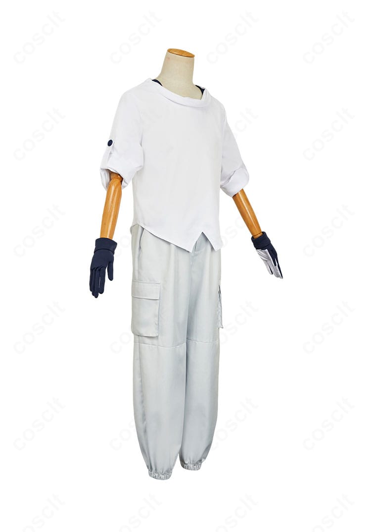 シュウジ・イトウ コスプレ衣装の右側面。パネル切替とトリムの配置を細部まで確認できるディテールショット。