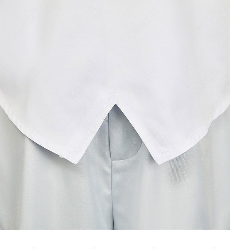 シュウジ・イトウ コスプレ衣装の裾ディテール。美しい縫製と均一なステッチで高品質。