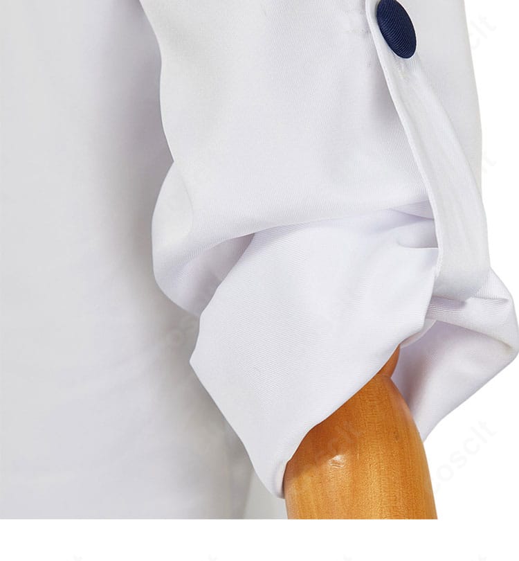 シュウジ・イトウ コスプレ衣装の袖口ディテール。パイピングとカフ設計でメリハリのある印象。