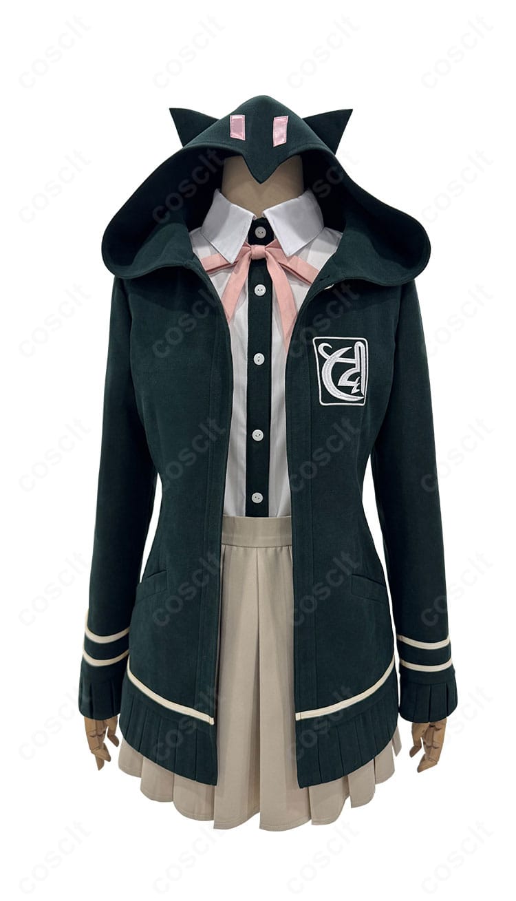 七海千秋コスプレ 正面フルセット。猫耳パーカー・シャツ・スカート・リボン・髪飾りの5点を高品質制服生地で再現。
