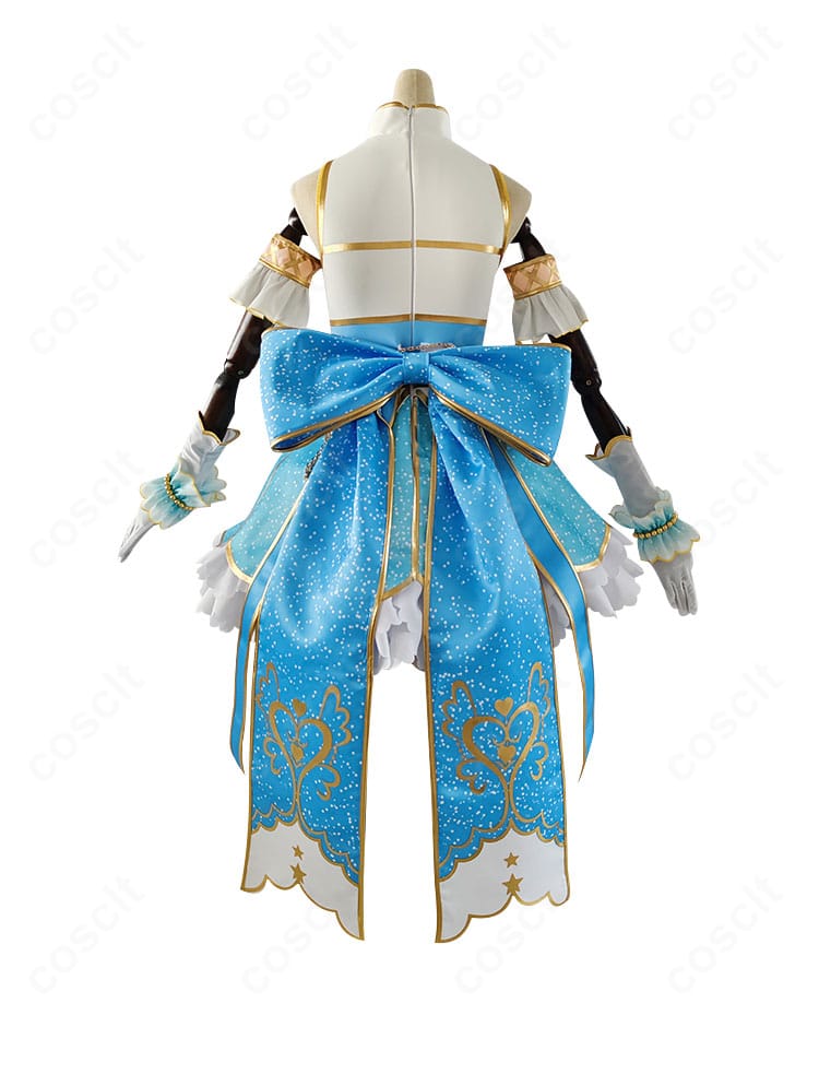 絢瀬絵里コスプレの背面。大きなリボンと背面ファスナー、裾の装飾まで忠実に再現したディテール。